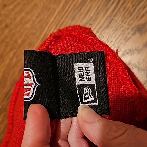 Men's Chiefs New Era Kansas City Cuff Knit Red Beanie - Picture 4 of 6